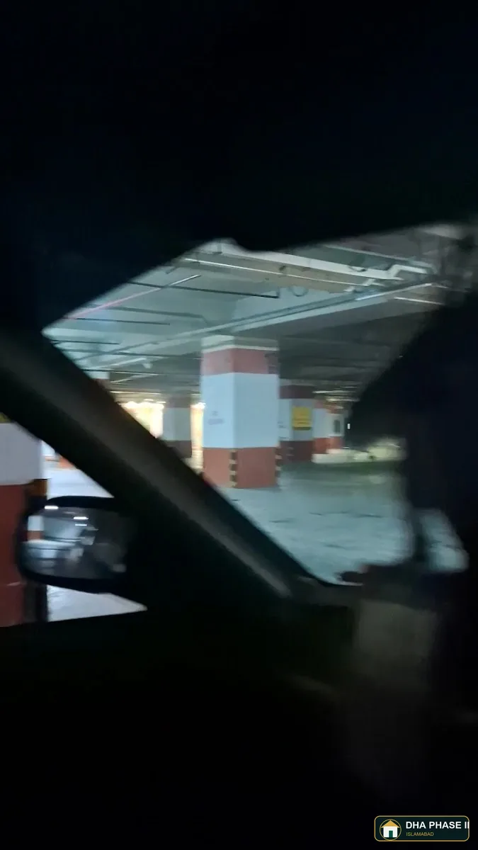 Giga Mall in DHA Phase 2 Islamabad — photo 2
