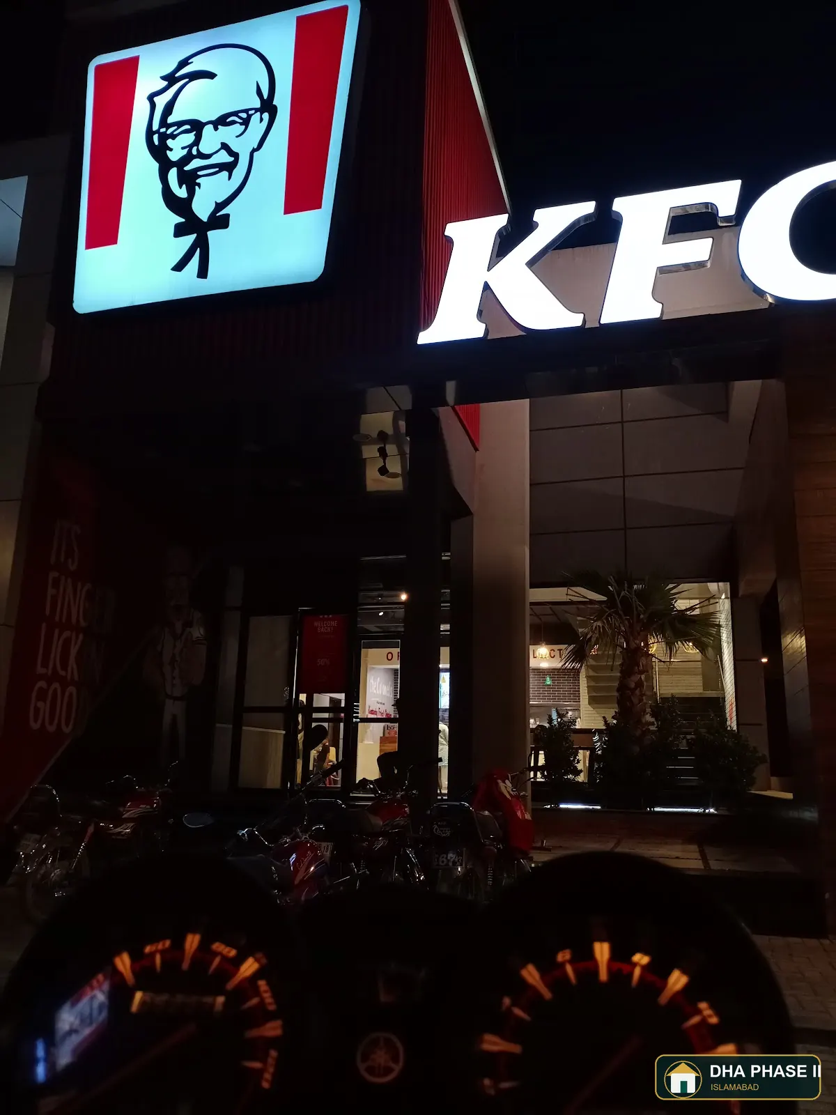 KFC WTC, DHA Phase 2 Islamabad customer review photo 4 by Chaudhry Fahadi
