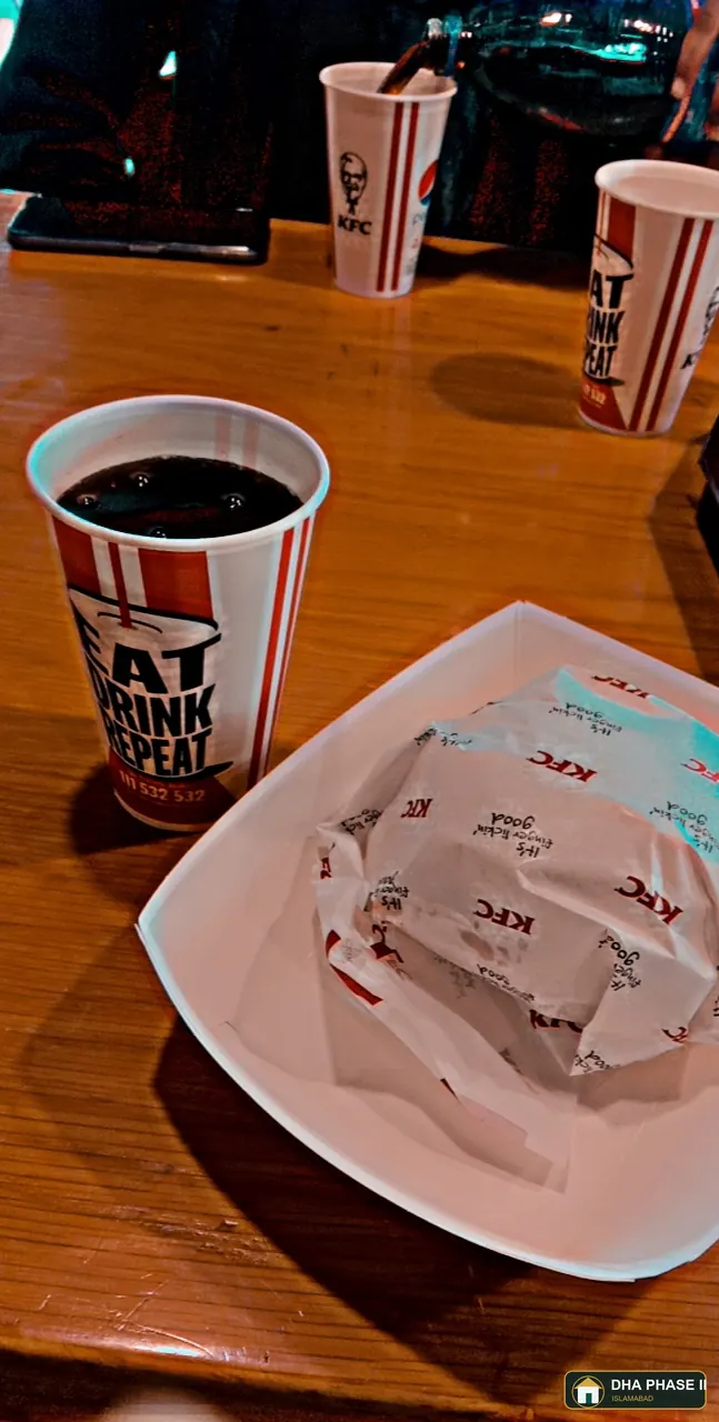 KFC WTC, DHA Phase 2 Islamabad customer review photo 2 by Rania Ali