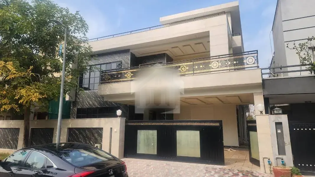 Luxury Well-Ventilated 1 Kanal House for Sale in DHA Phase 2 Islamabad